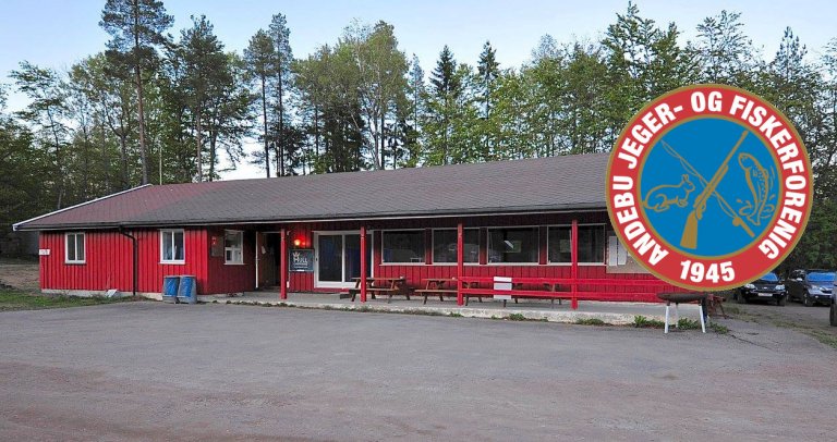 AJFF klubblokalet med logo.jpg