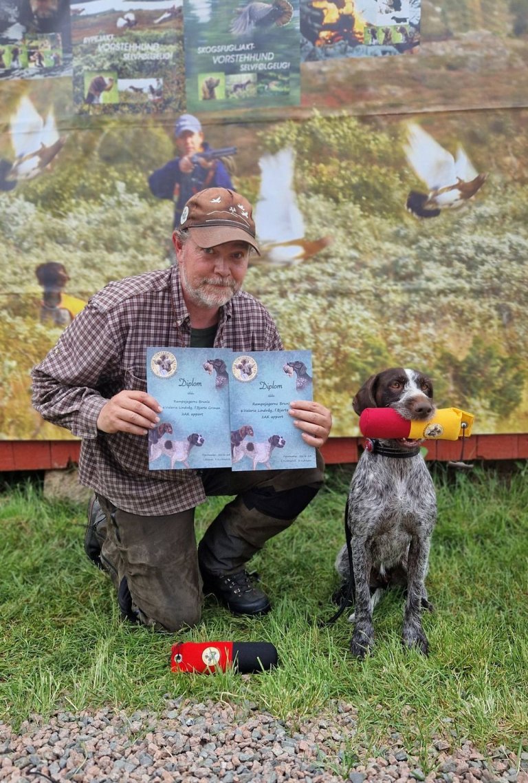 Vi gratulerer Rampejegerns Brunla med 2x2AK apport! Eier Valeria Lindvåg, fører Bjarte Grimen