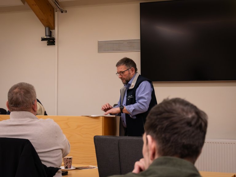 Johnny Andersen fra NJFF Akershus snakker på Årsmøtet 2026