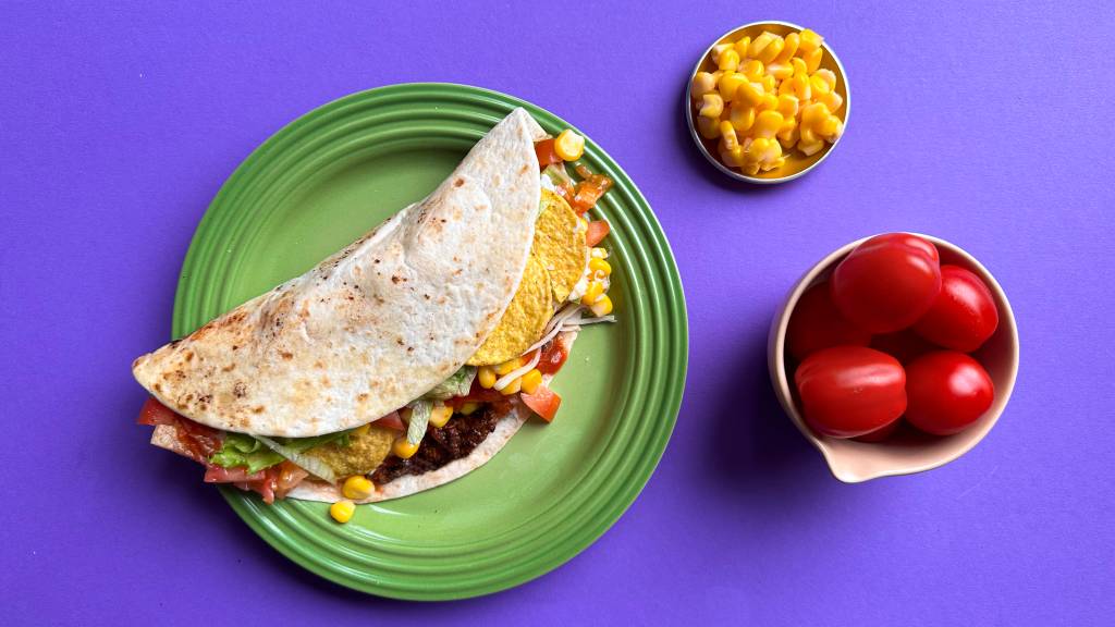Tex-mex tortillaburger er knasende godt. Dette er skikkelig god helgemat - enten du skal på tur eller bare kose deg hjemme.