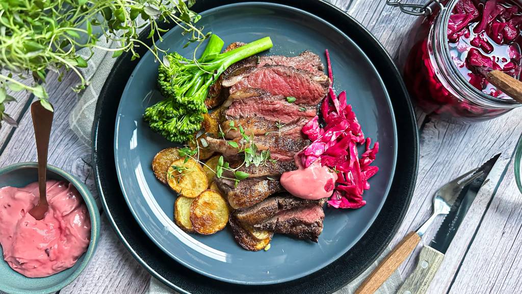 Culotte av hjort er både mørt og smakfullt. Det er ikke det største stykket, så her kan det kreves to culotter for en middag til fire. Det er en perfekt biffmiddag som passer til tilbehør som varierer fra en frisk salat til grønnsaker, rødvinssaus og poteter.