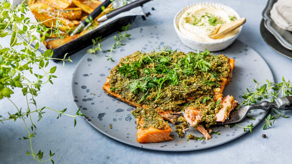 Har du fått fisk og ønsker inspirasjon til hva du kan lage? Her finner du våre beste fiskeoppskrifter med torsk, laks, ørret, flyndre, sei og annen fisk – fra enkle hverdagsretter til spennende måltider med smaker fra hele verden.