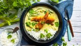 Sprø fisk med green curry er en smaksbombe som tar deg helt til Thailand. Vi har brukt lysing, men du kan fint bruke annen hvit fisk også. 