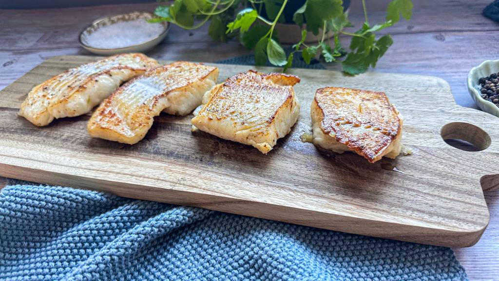 Lyst på ekstra saftig og sprøstekt fisk? Vi gir deg tips til steking av fisk som garantert vil heve fiskemiddagen. 