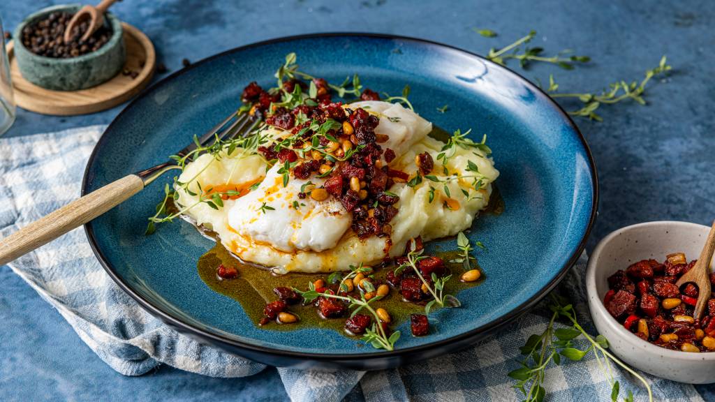 Om du ønsker å piffe opp torskemiddagen anbefaler vi torsk med chorizo. Dette er en spennende rett med nydelige smaker, crunch og fylde. 