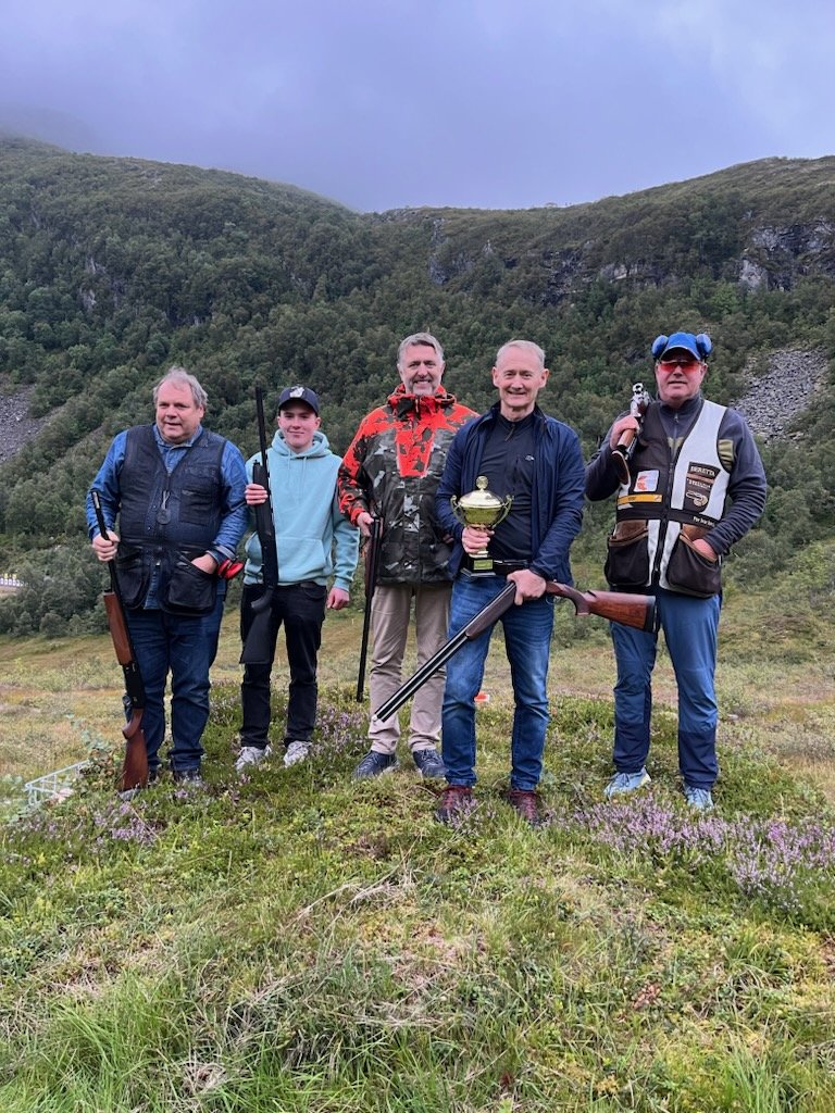 Finalelage med Tor som bygdameister.jpg