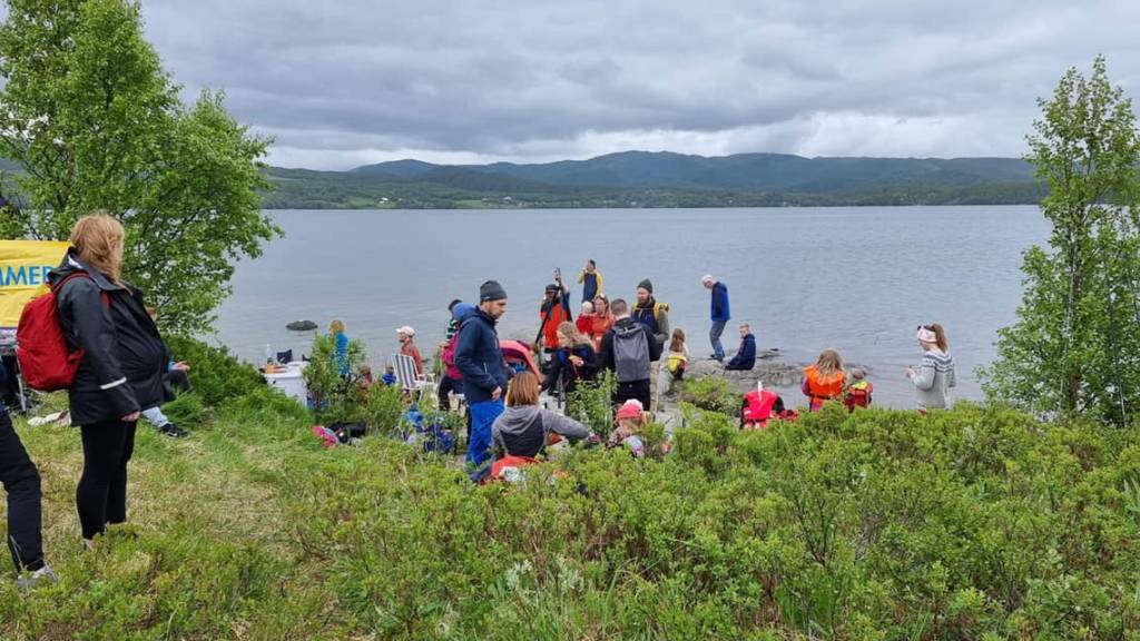 Fiskesommer 2022 med Bodø JFF er i gang ved Svartneset på Soløyvatnet. Ca. 80 deltakere gjorde det til en kjempe fin dag.