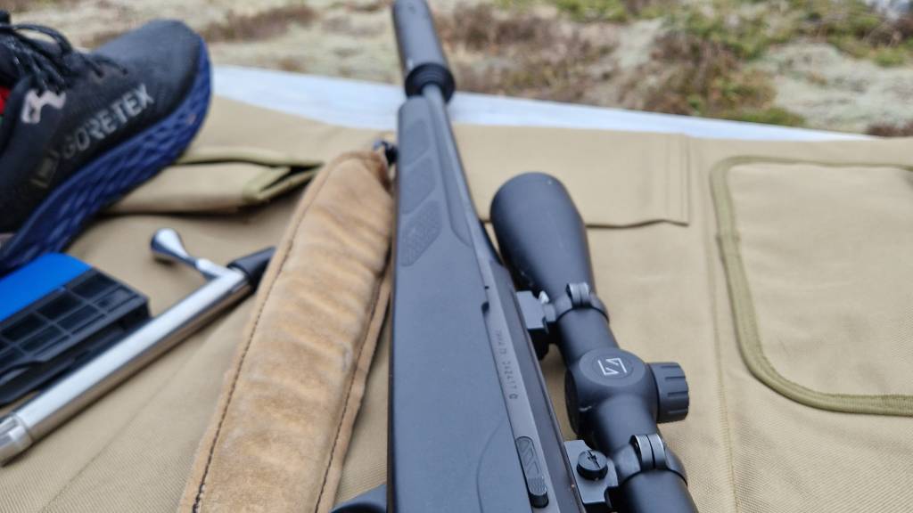 Kaffe og våpenpussekveld for damer